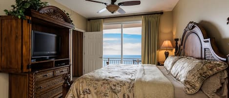Luxury Ocean Front Master Bedroom w/ King Bed