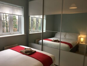 Lovely Double Room with Mirrored Wardrobes