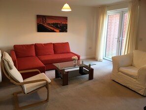 Spacious Living Room 