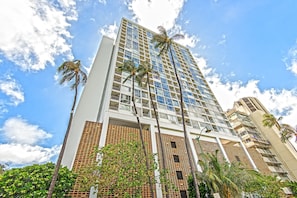 A View of Canal House From The Street