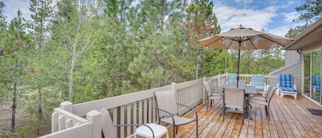 Sunriver Vacation Rental | 4BR | 3.5BA | 2,185 Sq Ft | Stairs Required to Access