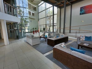 Sala de estar en el lobby