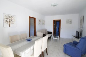 renovated holiday rental apartment cambrils