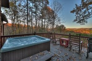 Hot Tub!  Overlooking the view!