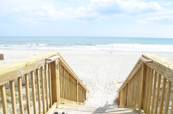 Just steps to the beach!!!