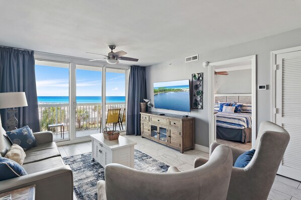 Updated, modern 2 bedroom unit.