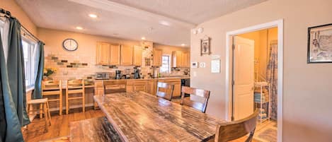 Colorado Springs Vacation Rental | 3BR | 2BA | 1,783 Sq Ft | 2 Steps to Enter