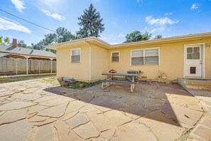 Private Patio | Outdoor Dining | Charcoal Grill