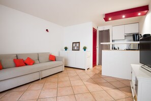 Studio meublé de tourisme 3* avec Terrasse en plein coeur de La Rochelle