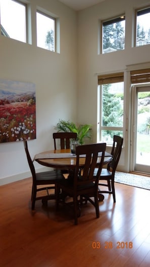 Spacious dining area, rear private 
patio access.