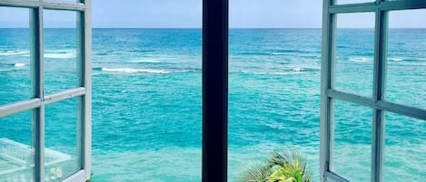 Vue sur la plage ou l’océan