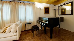 Grand piano