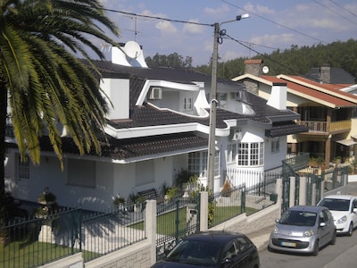Casa con 4 dormitorios con terraza de la piscina barbacoa, a 25 km du Port