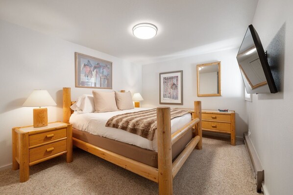 Queen Bedroom
