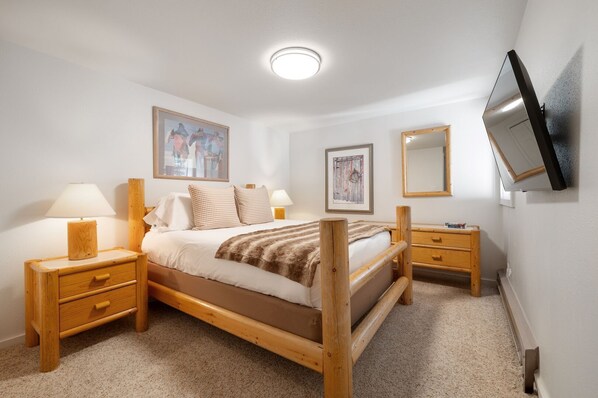 Queen Bedroom