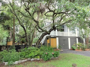 Exquisite 3 bdrm/3 bathroom home near the beach, shops and restaurants.