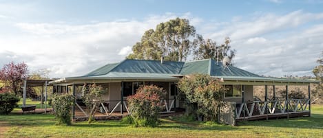 Frankland River Retreat - 3 bedroomed house set on 83 acres