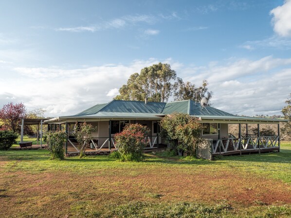 Frankland River Retreat - 3 bedroomed house set on 83 acres