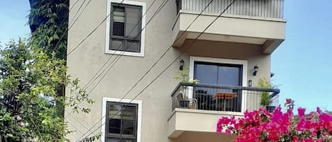 3 floors home, apartment for rent is on the second floor.