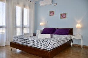 master bedroom, inroom bathroom, direct access to terrace