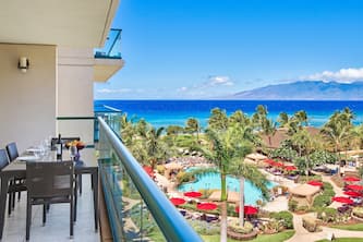Maui Resort Rentals: Honua Kai - 4 Total Bedrooms, 5th floor Ocean AND West Maui Mountain Views