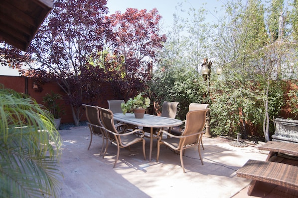 Outdoor dining