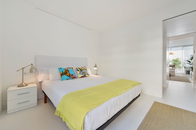 design apartment for 4 people at the best location. In front of PACHA & Lío.