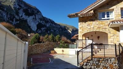 Apartment, walking access to exclusive Sonabia beach, mountain and small coves