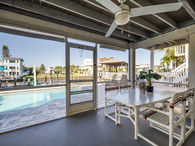 Dockside Dream LOWER 1 Bd Suite New pool & spa - close to Time Square & Beach