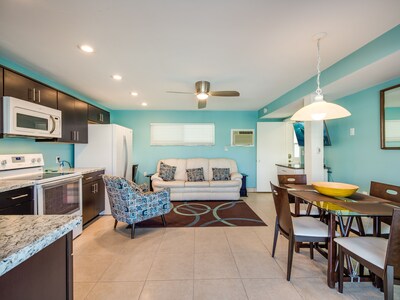 Dockside Dream LOWER 1 Bd Suite New pool & spa - close to Time Square & Beach
