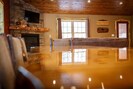 The Beautiful Whitetail Ridge-Luxury 5BR Cabin, Just minutes from downtown (323)