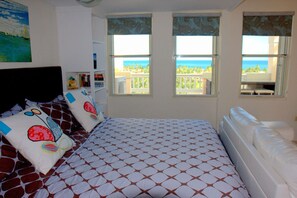 Ocean View and Kingsize bed