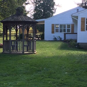 Th Sycamore Bungalow located near attractions in The Amish Country. 