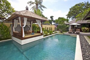 Private pool with jacuzzi and traditional 'Bale'