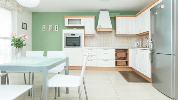 Kitchen and dining room, Apartment Sun, Split, Croatia