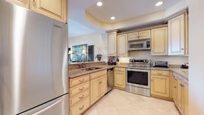 Fully Equipped Kitchen with Custom Cabinetry