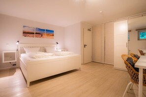 2. Schlafzimmer (Tiefparterre)