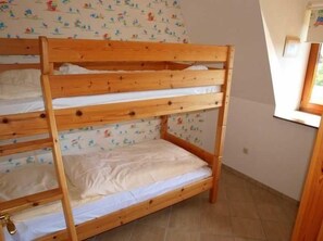 2. Schlafzimmer - Haus Jan Mayen, Wohnung OG, Störweg 14-14a, St. Peter-Böhl