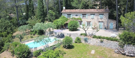 Le Mas Des Collines Var Provence 
HOUSEKEEPING PROVENCE
