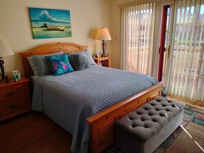 Cozy queen bed, quality linens, tv, large closet  