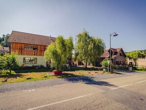Stugans exteriör [sommar]