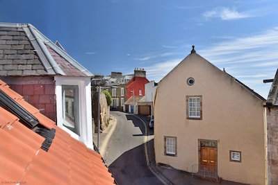 Bright 1 bedroom studio penthouse apartment in Pittenweem-  Fife