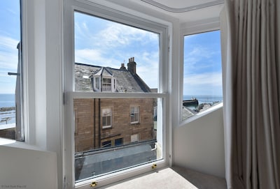 Bright 1 bedroom studio penthouse apartment in Pittenweem-  Fife