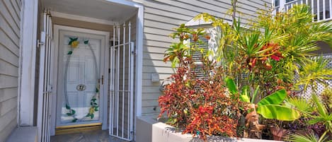 Front Door Villa Serena @ Duval Square Key West