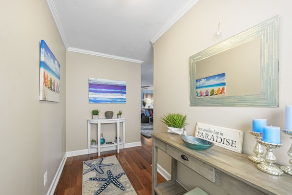 Paradise Place #5 @ Duval Square Entryway Looking In