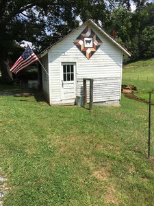 Charming 1930’s Farmhouse located between Boone/West Jefferson, NC!
