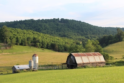 Charming 1930’s Farmhouse located between Boone/West Jefferson, NC!