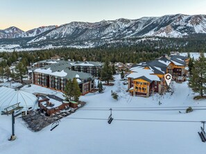 Ski in Ski out access to the Eagle mountain. Underground parking!