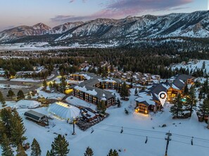 Ski in Ski out access to the Eagle mountain. Underground parking!