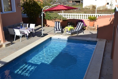 Casa Luna - Freistehendes Ferienhaus für 8 Personen mit eigenem Pool